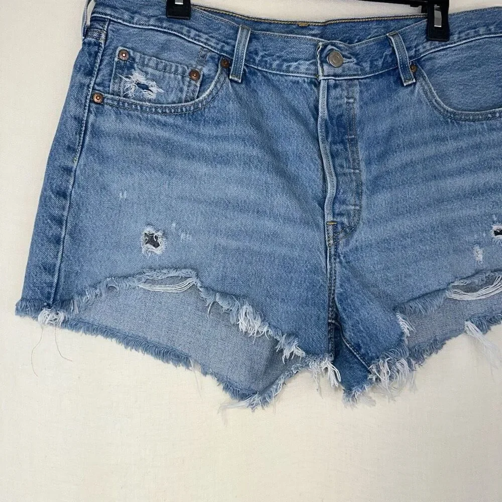 Levi’s 501 Distressed Denim High Rise Button Fly Shorts Womens 36” Casual Summer